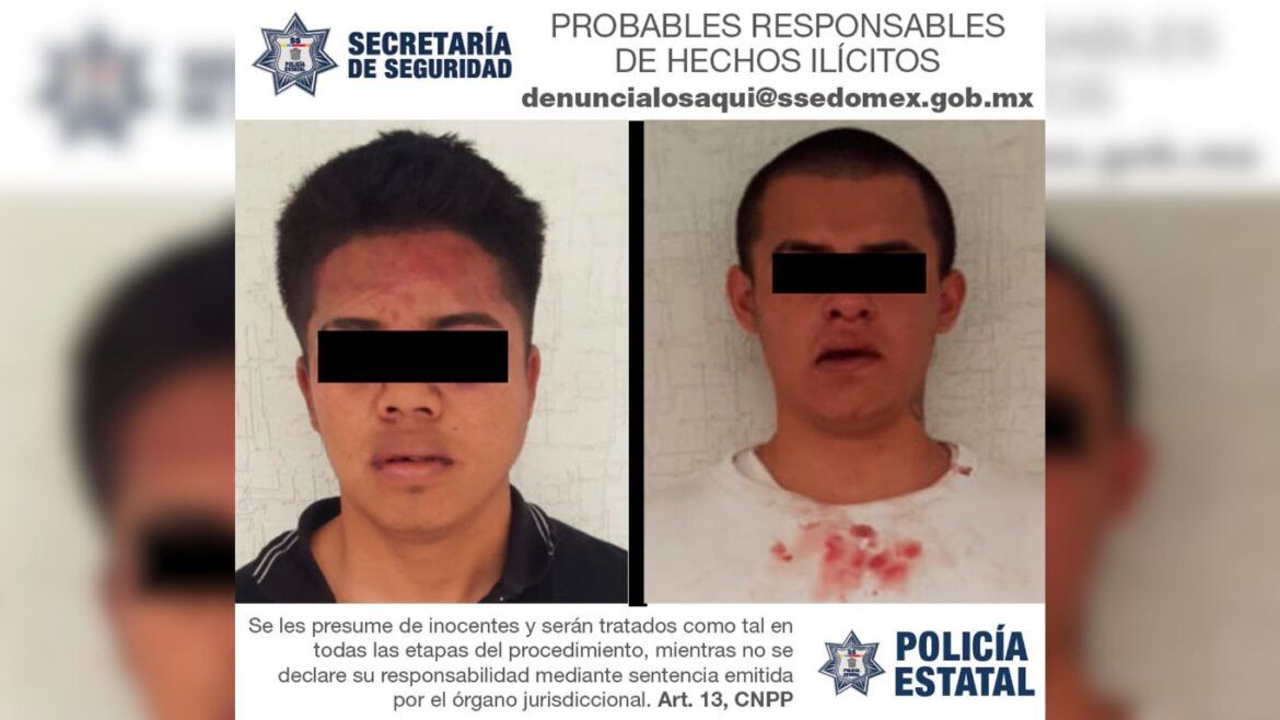 Integrantes de la policía estatal aprehenden a dos hombres probablemente involucrados en un robo con violencia