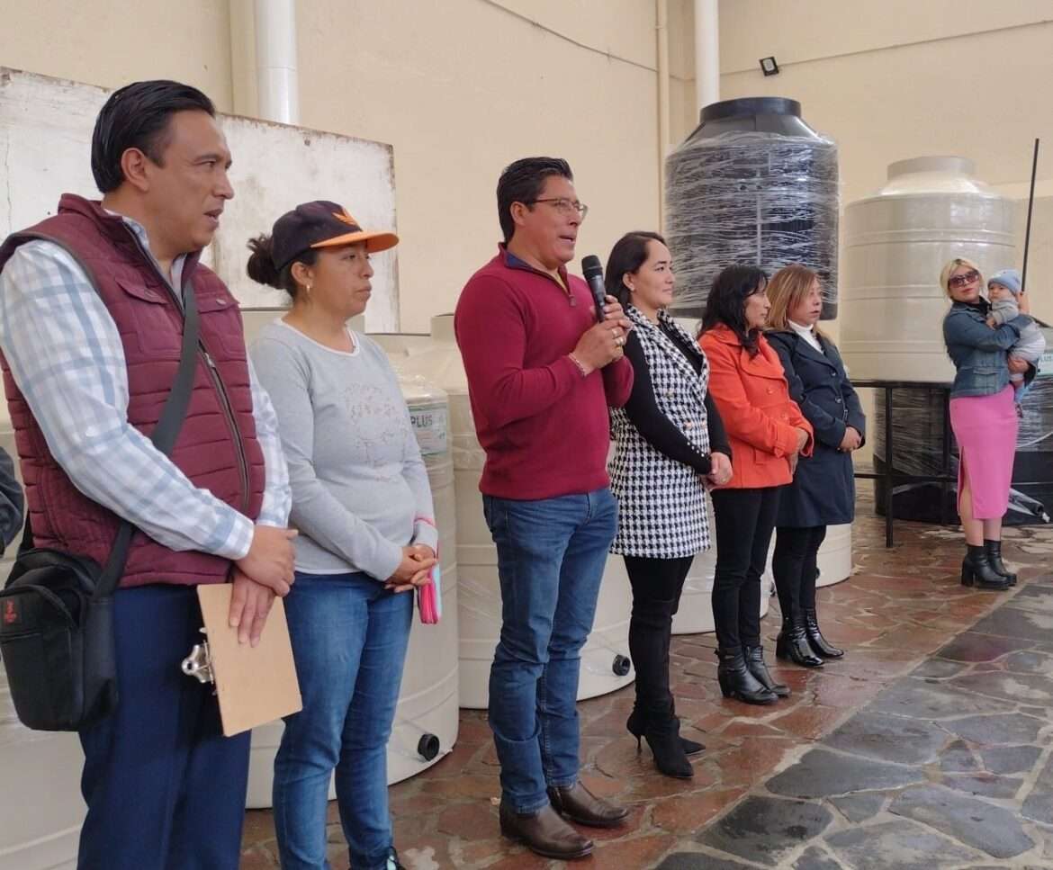 Entregan más de 300 artículos con subsidio en Tenango del Valle