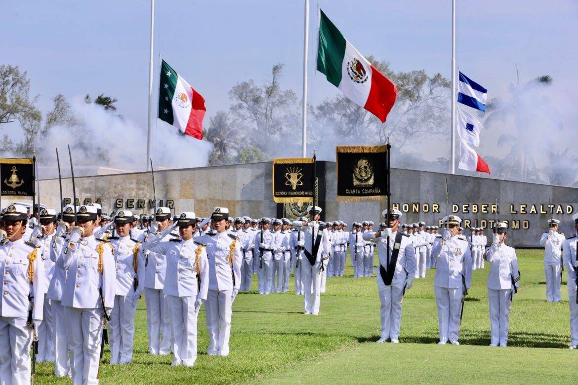 La Secretaría de Marina-Armada de México realiza ceremonia de graduación de 147 Guardiamarinas de la Heroica Escuela Naval Militar