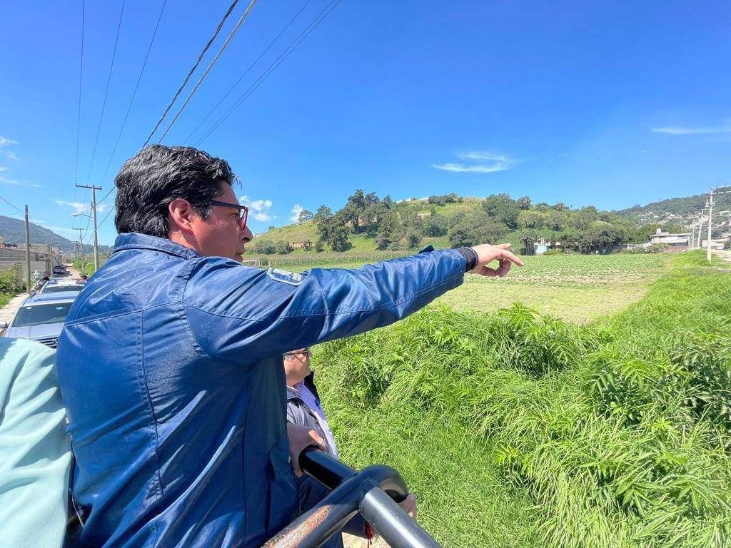 Roberto Bautista recorre calles y caminos en Tenango del Valle para planear mejoras