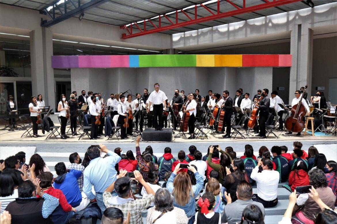 Da Orquesta Filarmónica Infantil y Juvenil del Estado de México concierto en el Centro Cultural Mexiquense