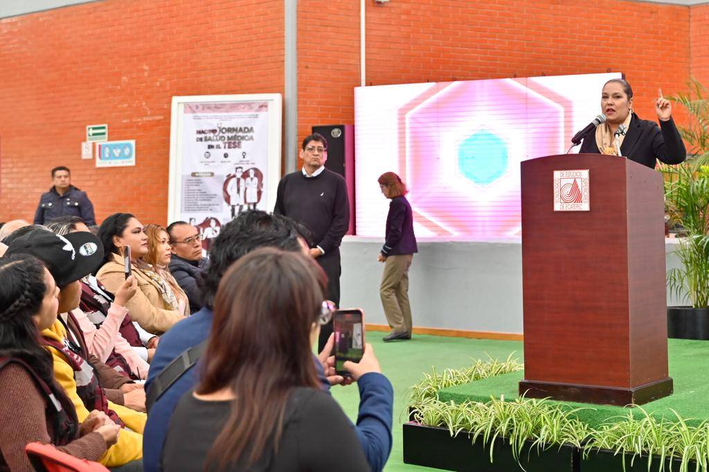 Lleva Luz Ma Hernández Macro Jornada de Salud a Tecnológico de Ecatepec