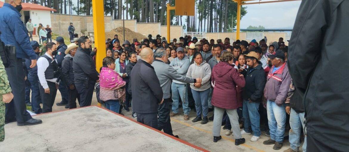 Gobernadora Delfina Gómez visita Texcaltitlán; solicita a Sedena coordinar presencia permanente de fuerzas federales