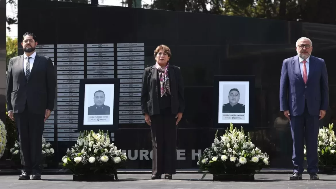 Gobierno del Estado de México rinde homenaje a policías caídos en cumplimiento de su deber