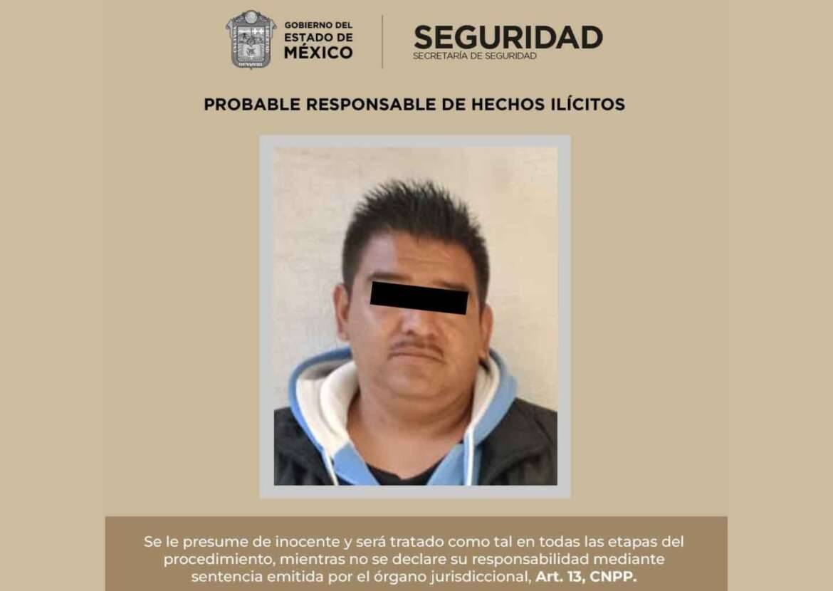 Secretaría de Seguridad del Edomex detiene a un hombre que se encontraba en posesión de un vehículo con reporte de robo