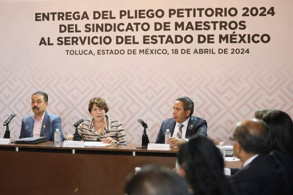 Gobernadora Delfina Gómez recibe Pliegos Petitorios del Sindicato de Maestros al Servicio del Estado de México