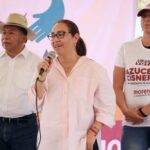 Azucena lleva sus propuestas de agua a las colonias de Ecatepec