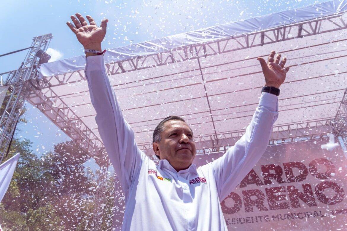 Cierra campaña Ricardo Moreno en Alameda Central ante miles de toluqueños