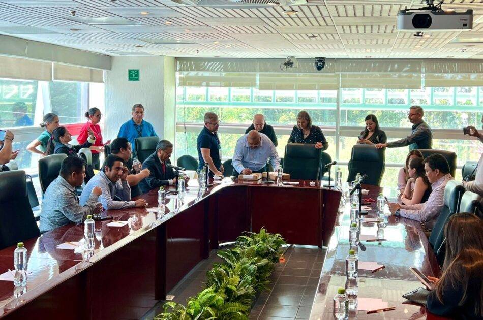 Recibe IEEM documentación electoral para voto anticipado