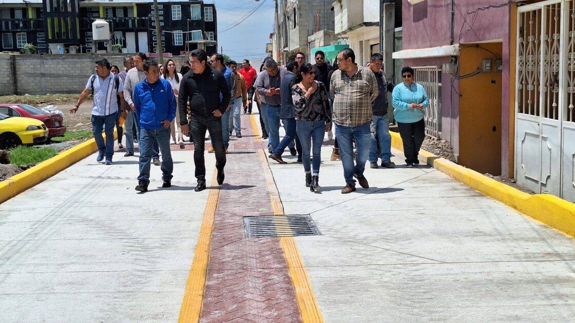 Entrega Roberto Bautista dos importantes obras en Tenango del Valle