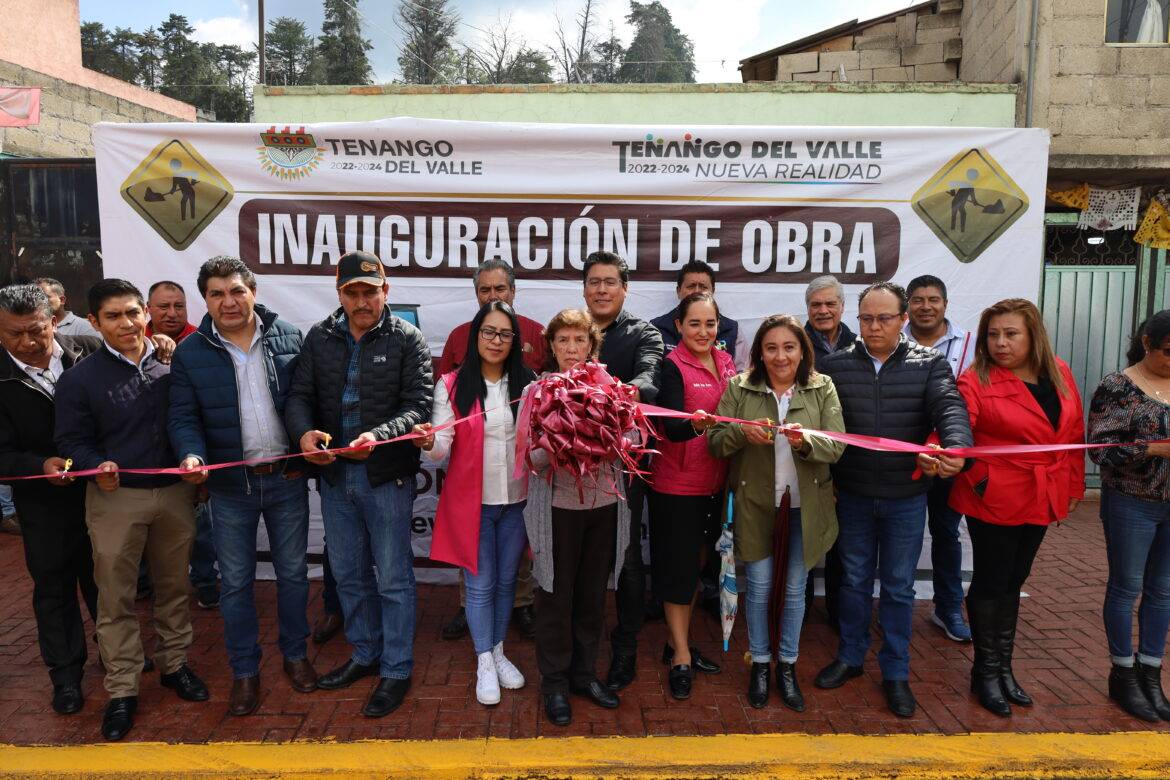 Entrega Roberto Bautista dos importantes obras en Tenango del Valle