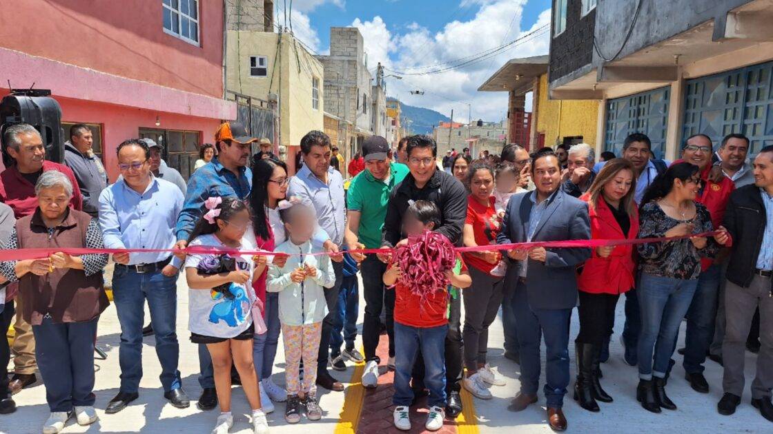 Entrega Roberto Bautista dos importantes obras en Tenango del Valle