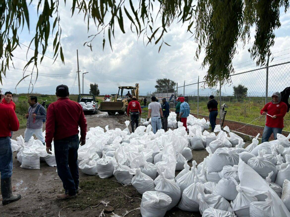 Retira GEM dos tapones de basura en el Río Lerma