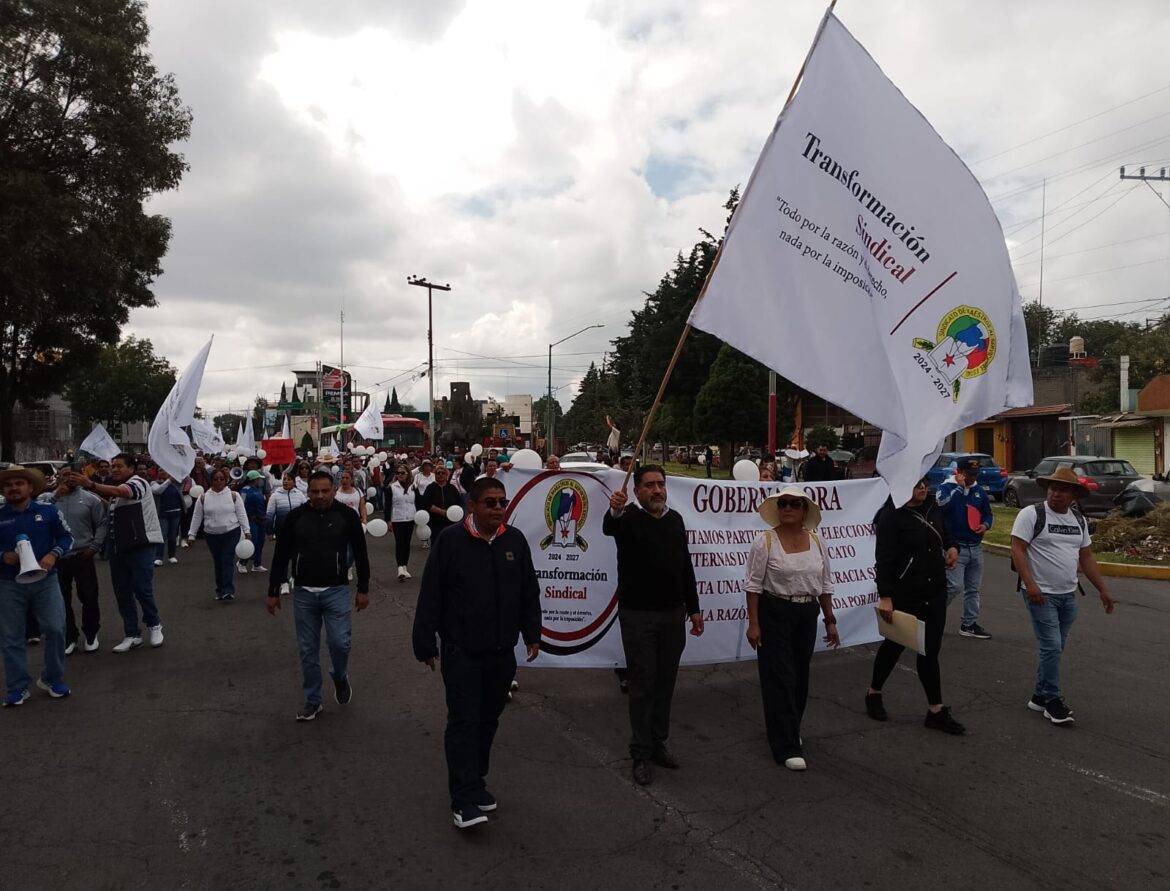 Salen cientos de maestros sindicalizados a calles de Toluca inconformes con proceso interno del SMSEM; exigen anulación de Convocatoria