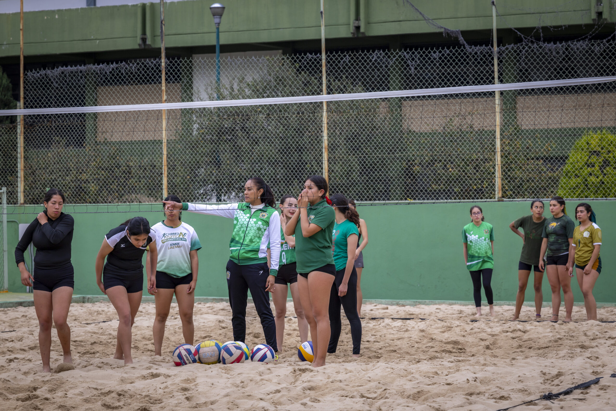 Voleibol de playa femenil UAEMéx, un deporte donde se experimenta la resiliencia