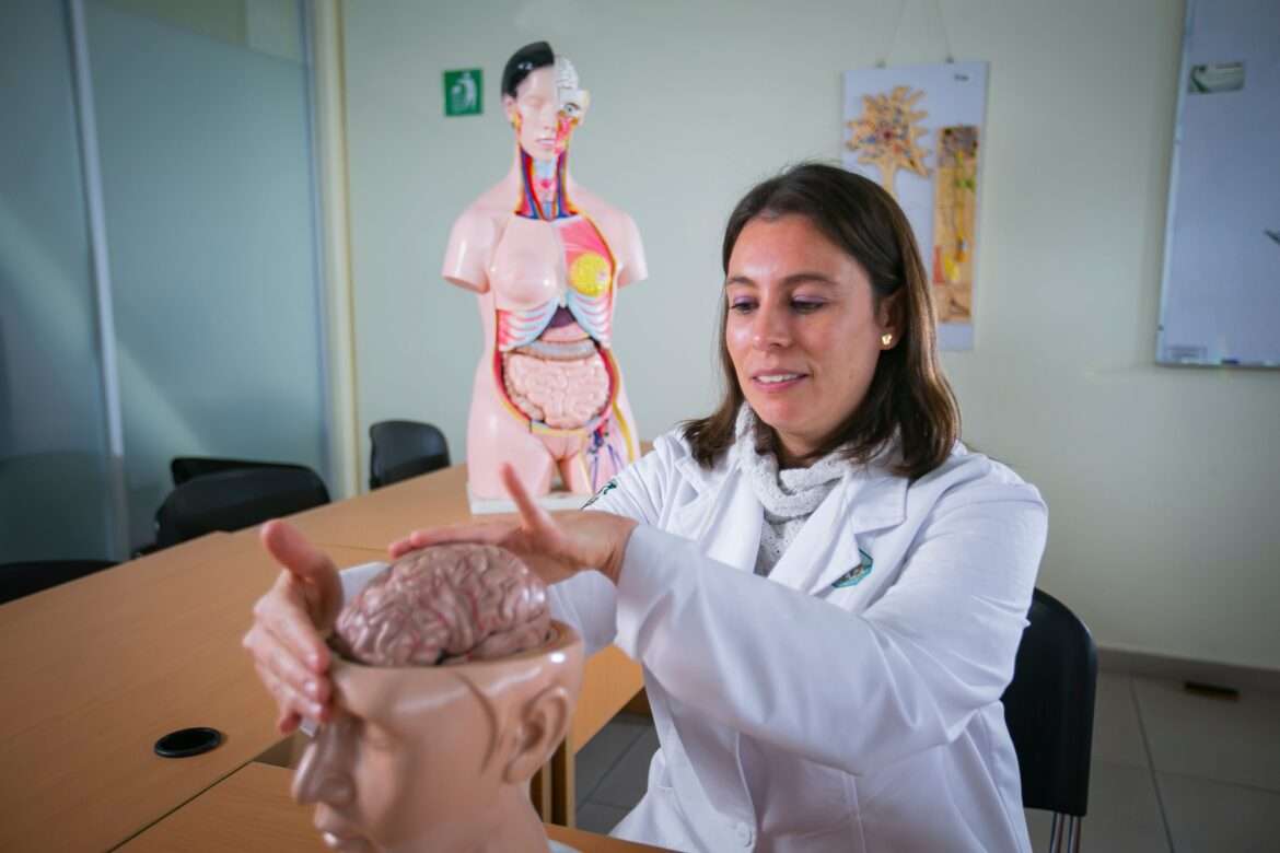 Mujeres en la ciencia: Adriana Cristina Pliego Carrillo, investigadora UAEMéx, incursiona en la neuromodulación aplicada al sistema vestibular