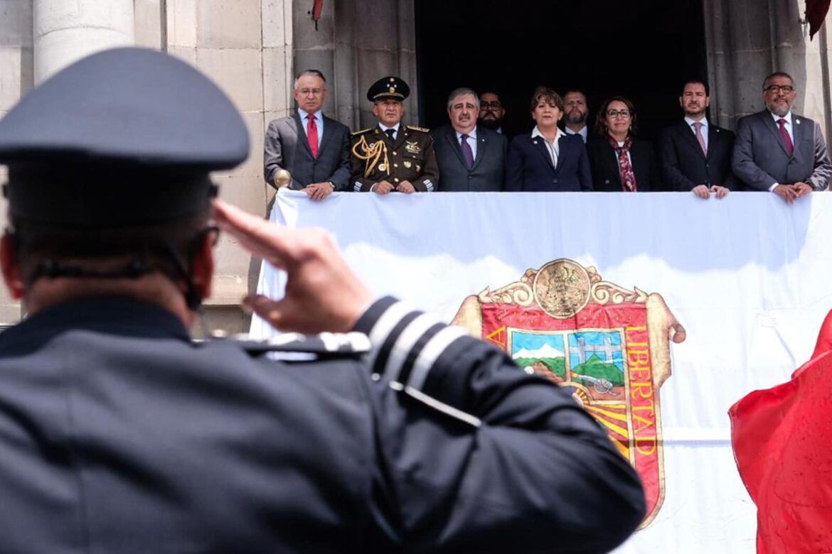 Encabeza Delfina Gómez Álvarez, Gobernadora del Estado de México, el Desfile Cívico Militar por el 213 Aniversario del inicio de la Independencia de México