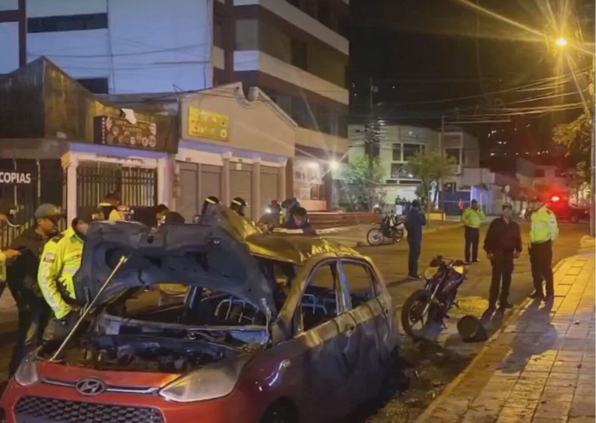 Atentado con coche bomba sacude zona comercial en el centro de Quito