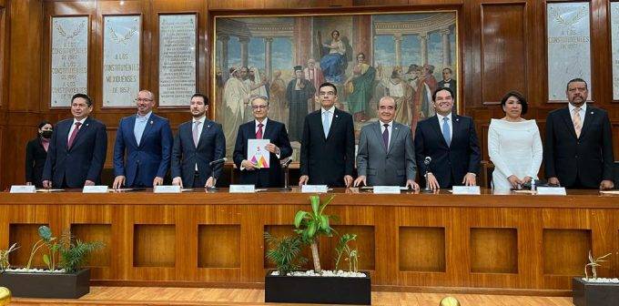 ENTREGAN 5º INFORME DE RESULTADOS DEL GOBERNADOR ALFREDO DEL MAZO MAZA A REPRESENTANTES DEL PODER LEGISLATIVO