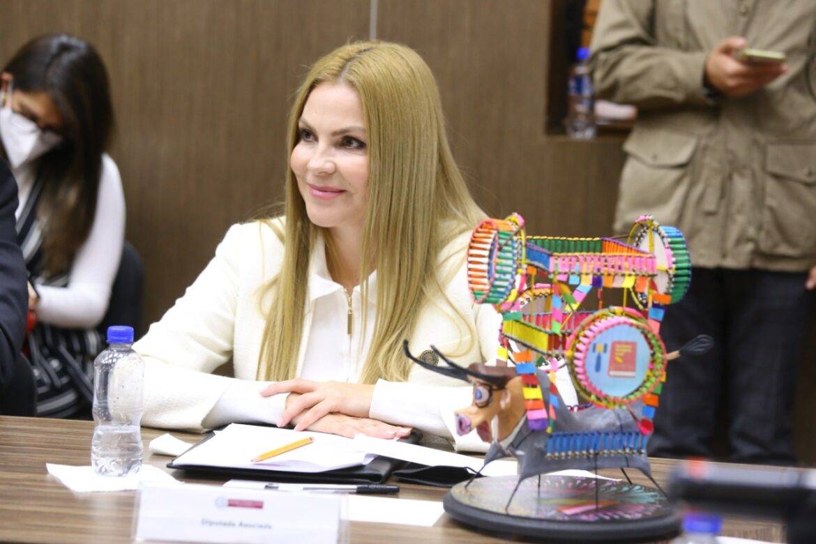 Respalda Myriam Cárdenas a pirotécnicos mexiquenses