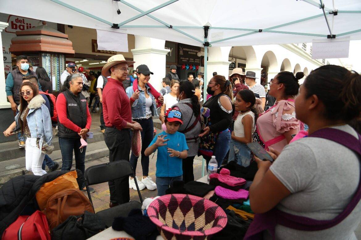 Cientos de familias llenan de vida el primer cuadro de Toluca