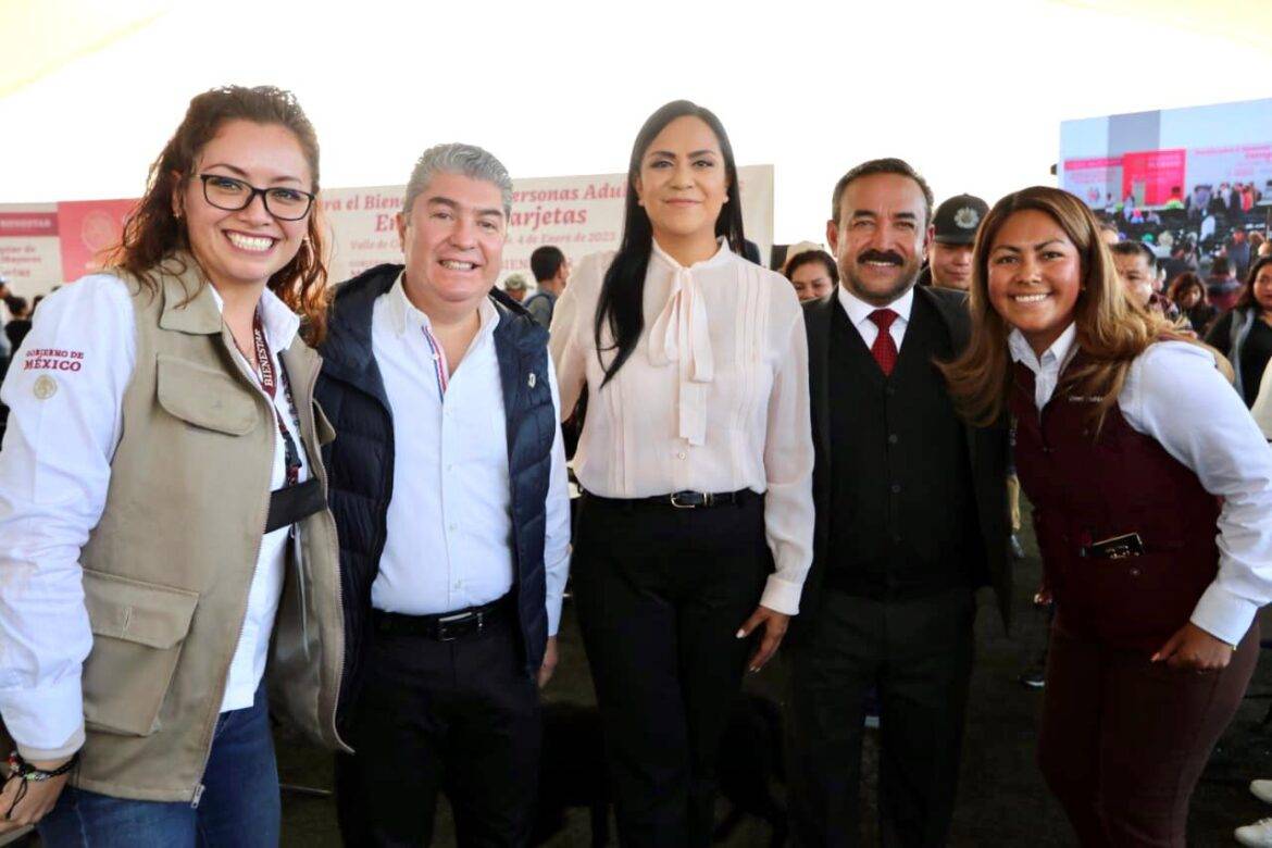 Celebran en Valle de Chalco cuatro años del inicio nacional de la pensión para personas adultas mayores, con entrega de Tarjetas de Bienestar