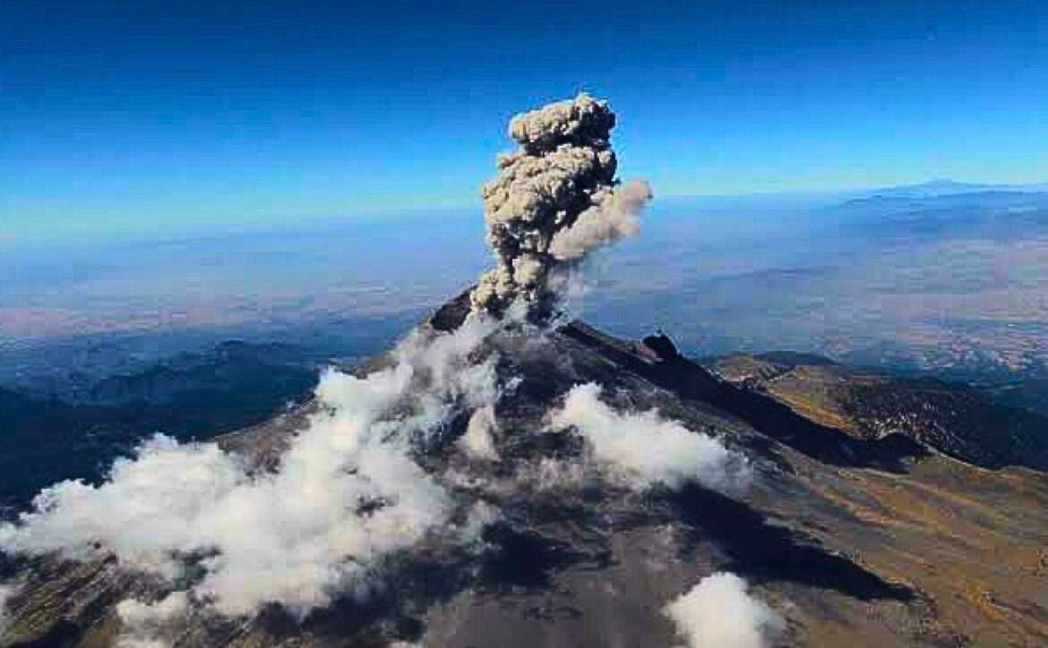 Volcán Popocatépetl aumenta nivel de alerta